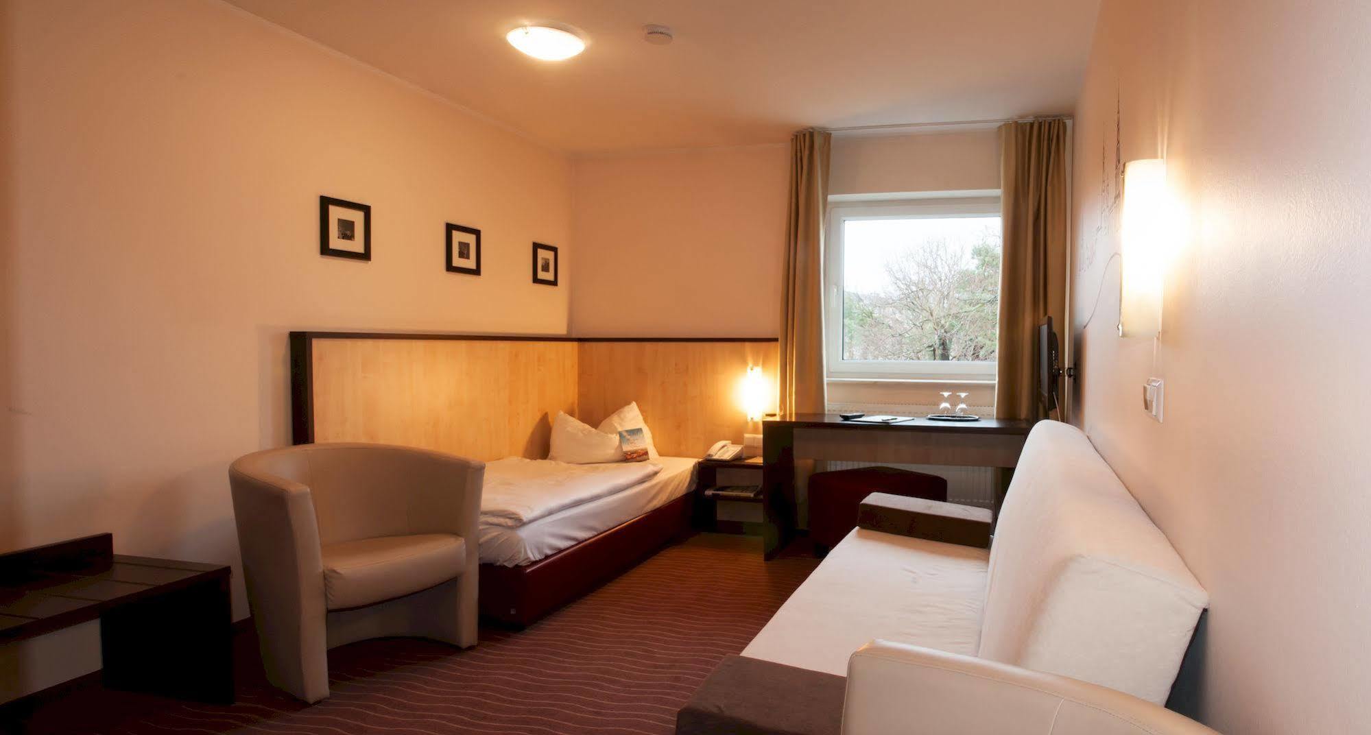 Bergwirtschaft Wilder Mann Hotel Und Restaurant Dresden Luaran gambar