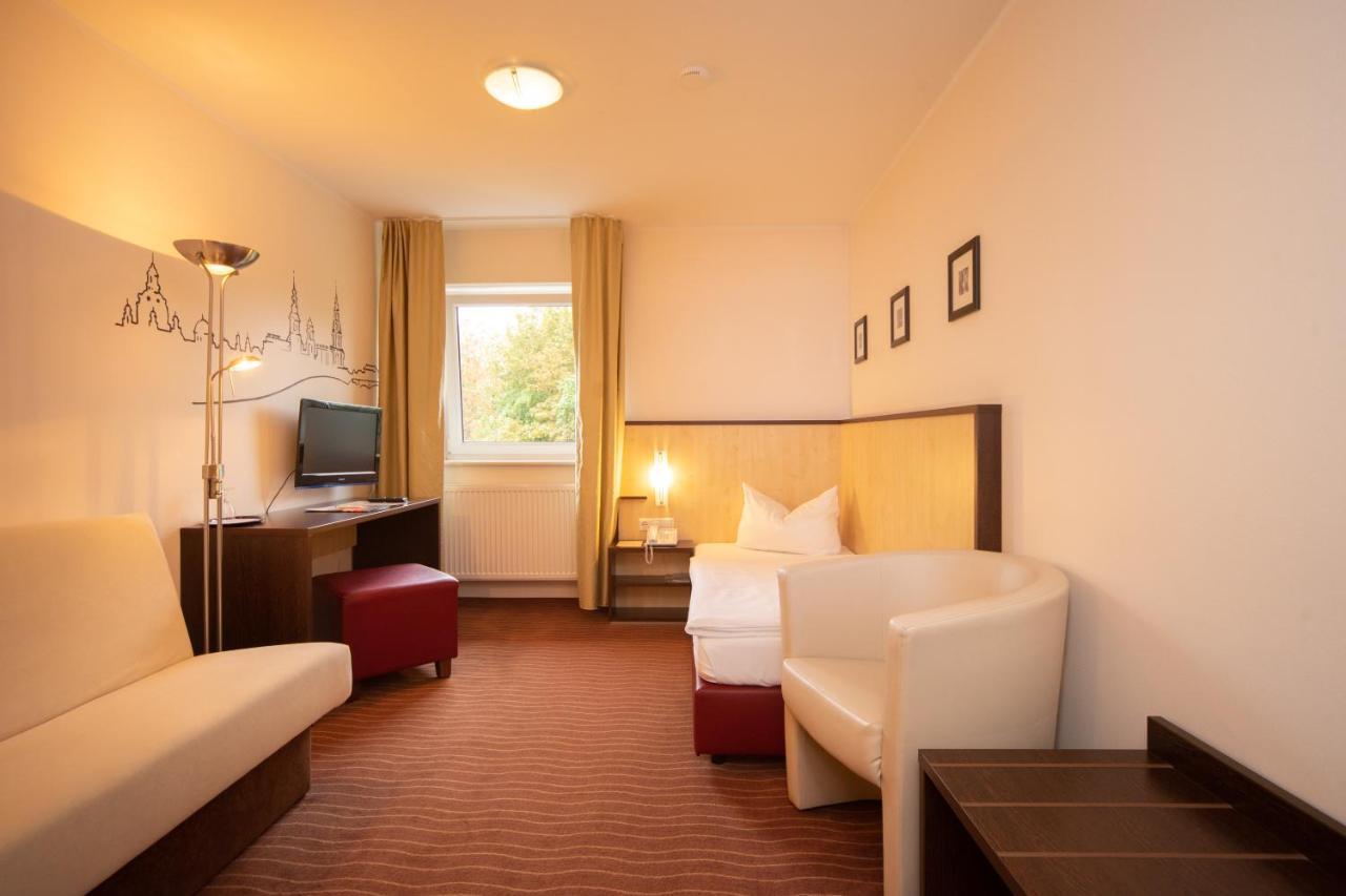 Bergwirtschaft Wilder Mann Hotel Und Restaurant Dresden Luaran gambar